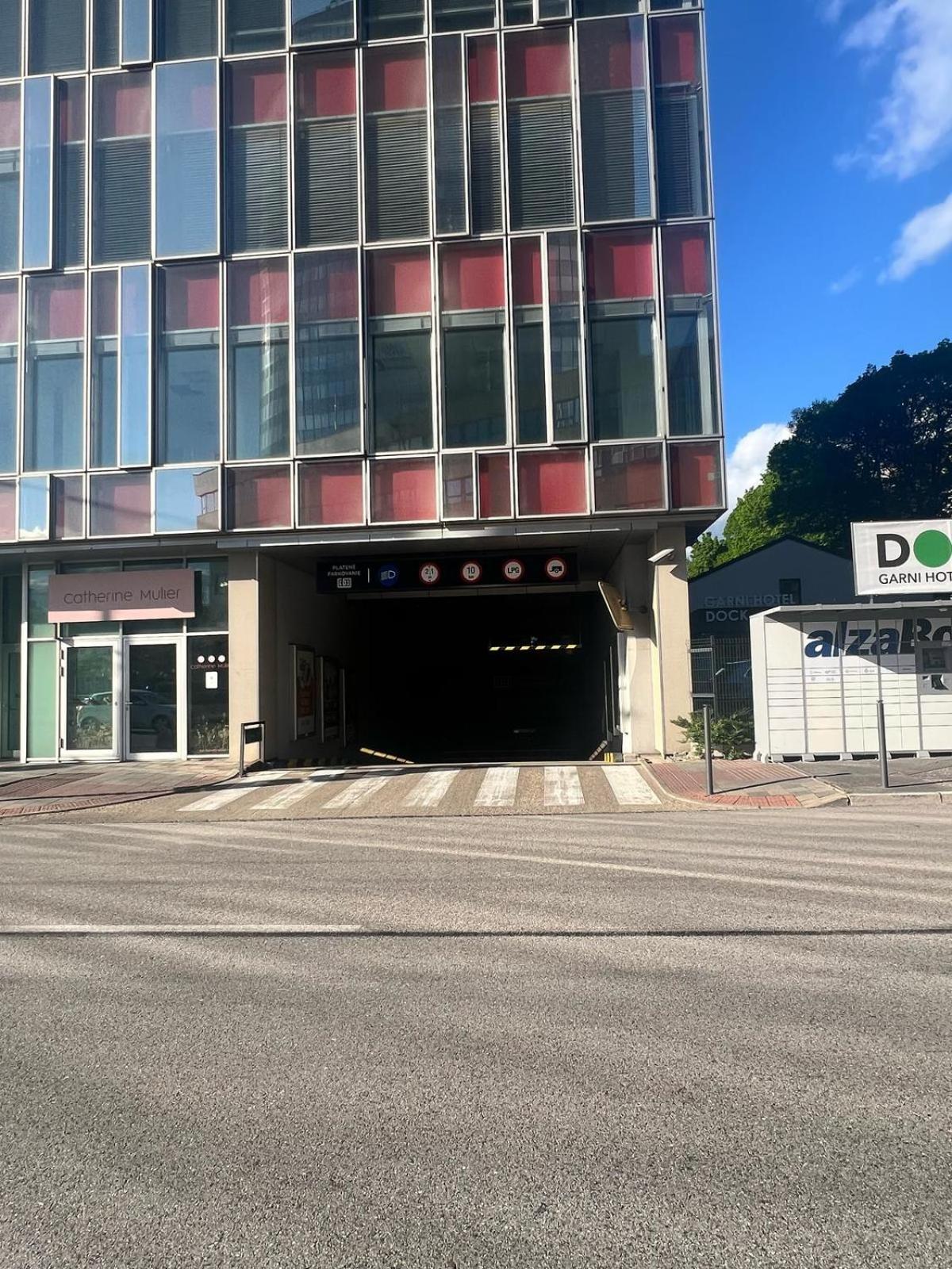 Garni Hotel Dock Bratislava Ngoại thất bức ảnh
